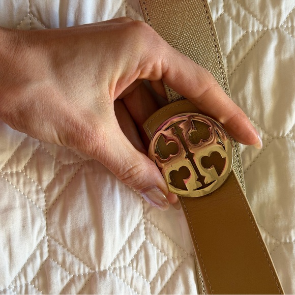 Tory Burch Reversable Belt with Gold Logo Buckle - Picture 3 of 3